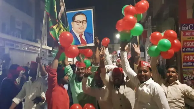 सपा का रोड शो