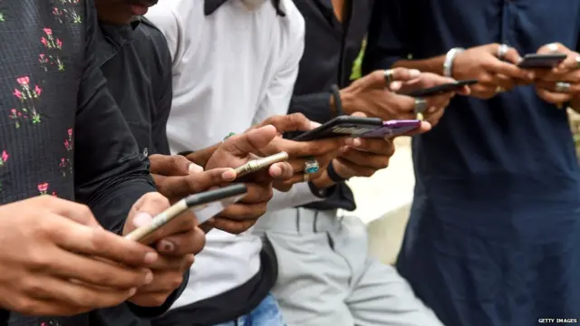 ਮੌਬਾਈਲ ਫੋਨ