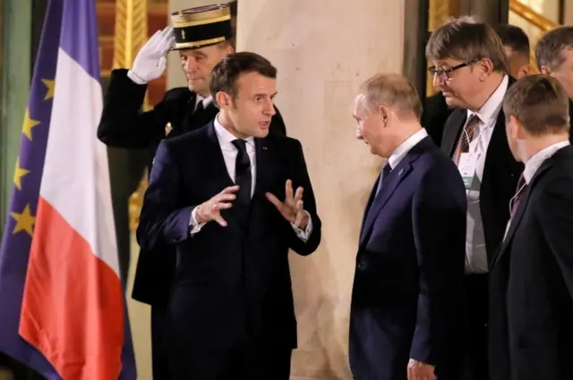 Макрон и Путин