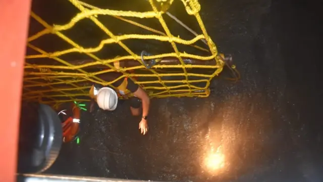 बार्ज पी-305