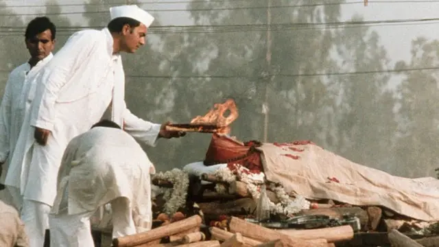 ઇંદિરા ગાંધીનાં અંતિમ સંસ્કારની તસવીર