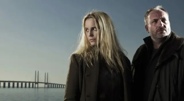 Tvorci serije Most, baš kao i Žica, želeli su da se bave lokacijom, u njihovom slučaju Švedskom i Danskom