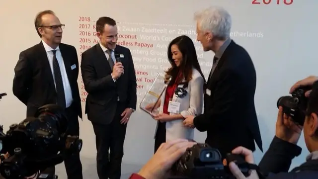 กนกพร โฮลทช์