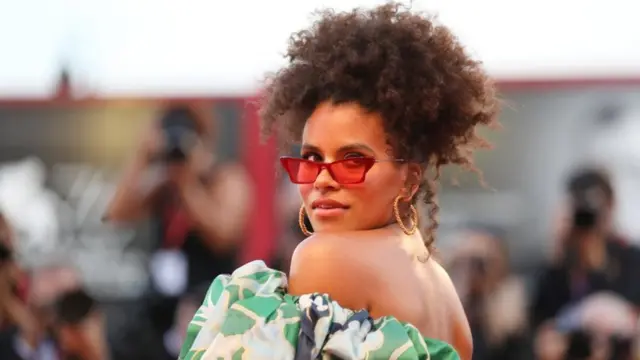 Актриса Зази Битц