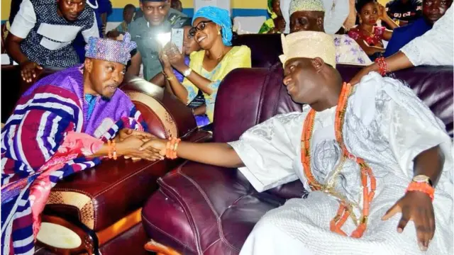 Oluwo ati Ooni ile Ife N ki ara wọn