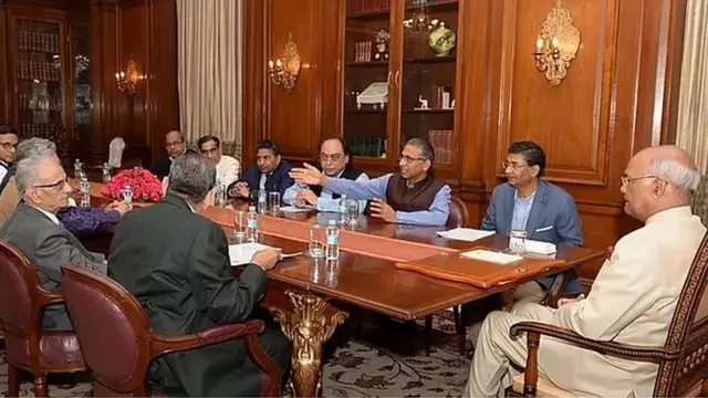 राष्ट्रपति के साथ ट्रस्ट के लोग