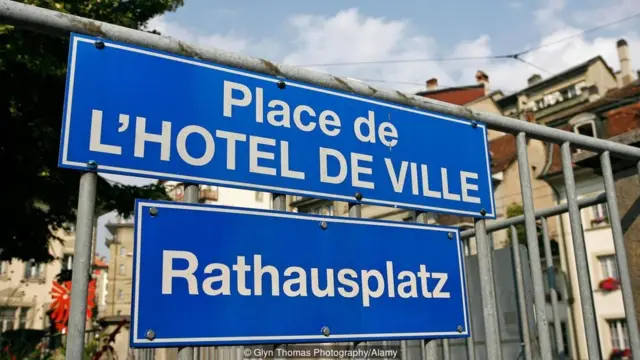 Cartel en francés y alemán