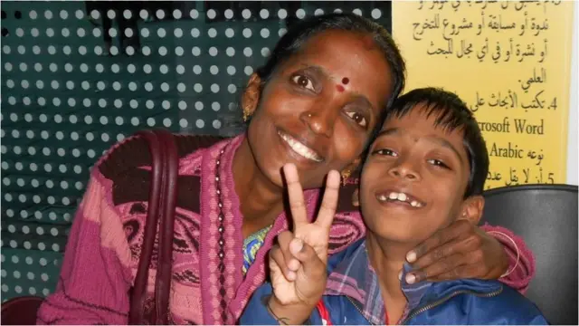 తల్లి నాగలక్ష్మితో ప్రజ్ఞానంద