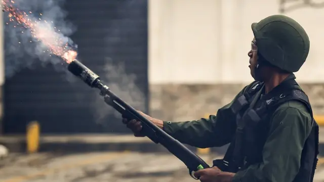 Guardia Nacional dispara.