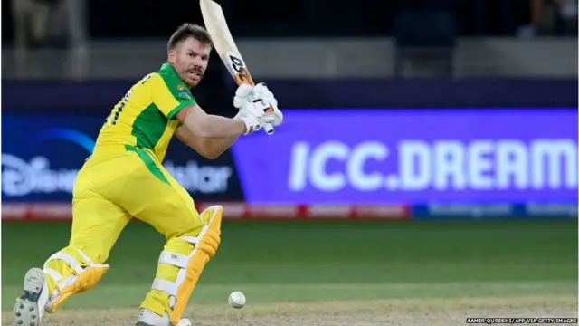 ऑस्ट्रेलियाई खिलाड़ी डेविड वॉर्नर