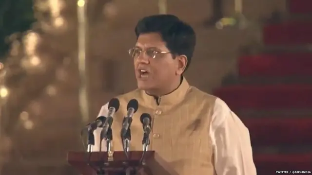 पीयुष गोयल शपथ घेताना. यंदाचा अंतरिम अर्थसंकल्प त्यांनी सादर केला होता, त्यामुळे त्यांच्याकडे अर्थ खातं सोपवण्यात येऊ शकतं