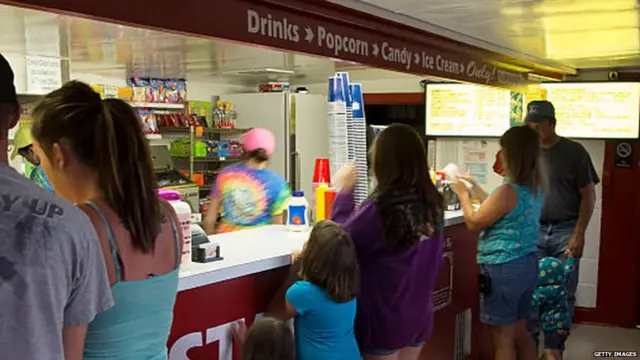 ਸਿਨੇਮਾ ਹਾਲ ਵਿੱਚ ਖਾਣ ਦਾ ਸਾਮਾਨ ਲੋੜ ਤੋਂ ਵੱਧ ਮਹਿੰਗਾ ਮਿਲਦਾ ਹੈ