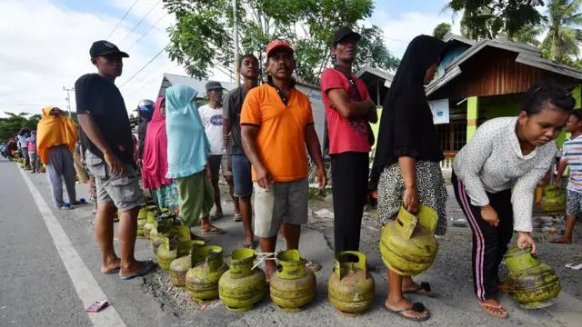 Awọn araalu n to lati ra afẹfẹ idana gaasi