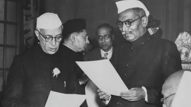 ਭਾਰਤ ਦੇ ਪਹਿਲੇ ਪ੍ਰਧਾਨ ਮੰਤਰੀ ਪੰਡਿਤ ਜਵਾਹਰ ਲਾਲ ਨਹਿਰੂ ਅਤੇ ਪਹਿਲੇ ਰਾਸ਼ਟਰਪਤੀ ਡਾ਼ ਰਾਜਿੰਦਰ ਪ੍ਰਸਾਦ