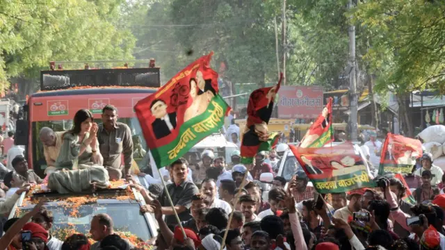 कानपुर में समाजवादी पार्टी सांसद डिंपल यादव ने पार्टी उम्मीदवार के पक्ष में प्रचार किया था.