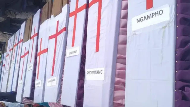 मारे गए लोगों के ताबूत