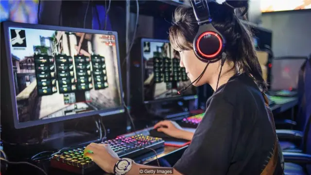 2018年7月，Twitch上的直播收看量總計7.75億小時，是YouTube的兩倍多。