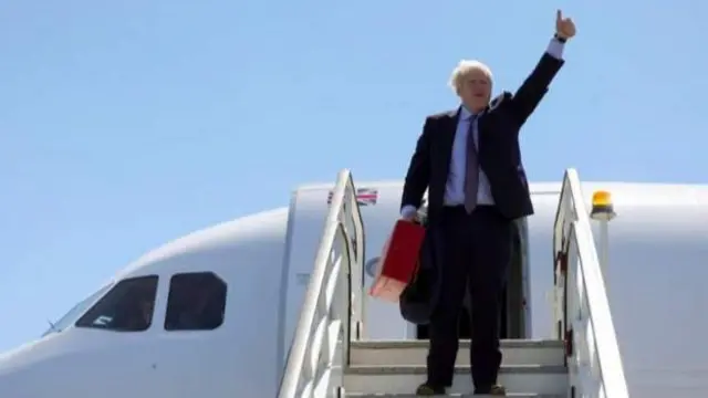 İngiltere Başbakanı Boris Johnson'un Londra'dan Cornwall'a uçakla gitmesi çevrecilerin tepkisini çekti