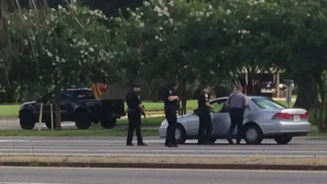 Policías en la calle de Baton Rouge