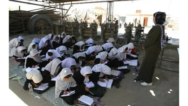 کمپاین سره یو ځای کېدونکو نه غوښتل شوي چې د داسې ټولګیو عکسونه خپاره کړي