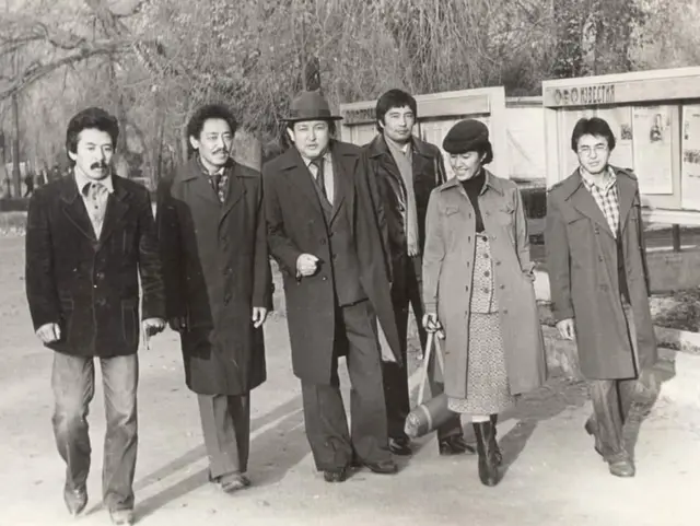 Атактуу акын Жолон Мамытов менен