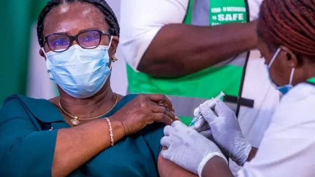 Aworan ẹni to n gba abẹrẹ Covid-19