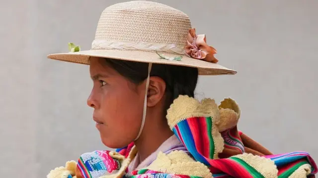 خفضت بوليفيا في عام 2014 الحد الأدنى لسن العمل بشكل قانوني من 14 إلى 10 سنوات