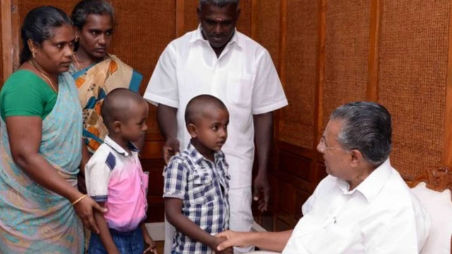 குழந்தைகளின் கல்விச் செலவுக்காக கேரள அரசின் சார்பில் ரூ.10 லட்சம் நிதியுதவி வழங்கப்படும் என்றும் அறிவித்துள்ளார்.