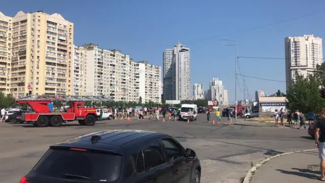 Під'їзди до будинку перекриті поліцією