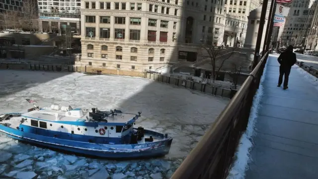アメリカに大寒波襲来で7人死亡 体感温度は零下54度も - BBCニュース