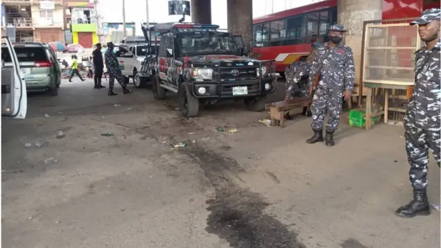 Bayii ni awọn ọlọpaa ṣe duro wamuwamu lati pana ija igboro to waye ni Mile 12 ni opin ọsẹ to kọja