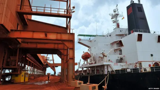 विशालकाय जहाज़