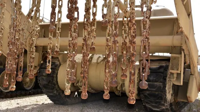 Бойковый трал с цепями, приводимыми в движение мощным мотором, был эффективным средством обезвреживания мин