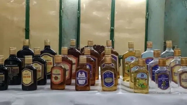 বাংলাদেশে দেশি কোম্পানি উৎপাদিত মদ।