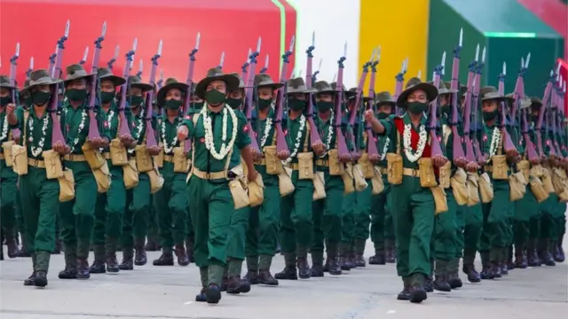 สวนสนาม