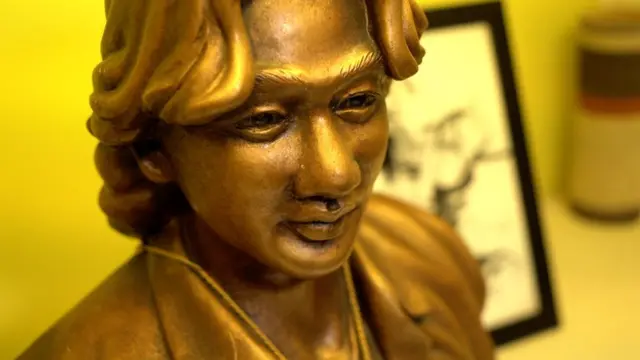 WONG KA KUI