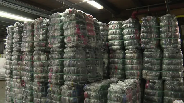 ప్యాక్ చేసిన సెకెండ్ హ్యాండ్ దుస్తులు