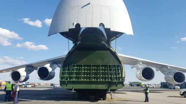 Avión ruso en el aeropuerto John F. Kennedy, Nueva York.