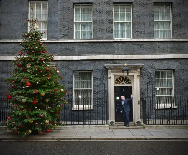 Perdana Menteri Inggris Boris Johnson tiba di No.10 Downing Street s