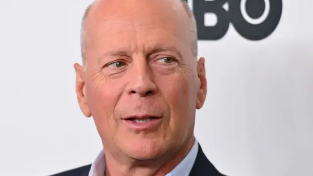 Брюс Вілліс заїкання