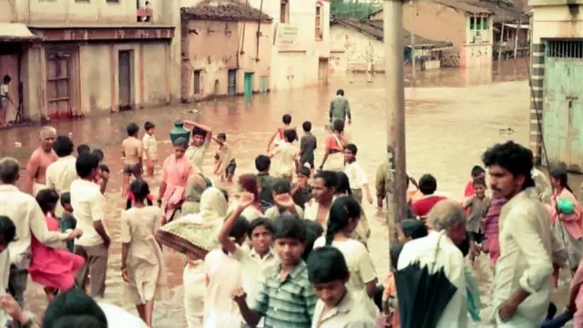 कोल्हापुरात 1989 साली आलेल्या पुराचं छायाचित्र