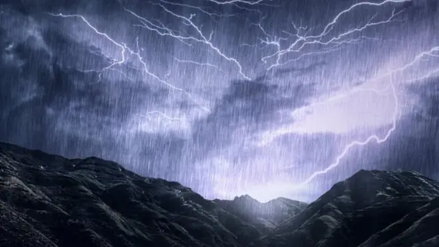 Ni kama mvua lakini mawe yake husukumwa na upepo mkali