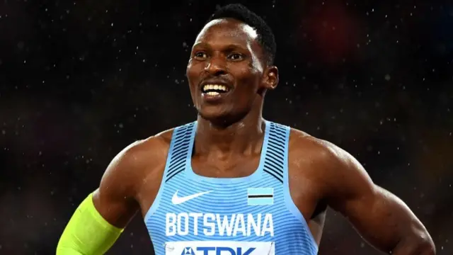 Isaac Makwala du Botswana a fait la une des journaux. Il a souffert de gastro-entérite de même que 30 autres athlètes et membres de délégation vivant dans un même hôtel. Il est alors porté malade puis requalifié pour les 200m. Au final, l'athlète ne montera pas sur le podium et laissera s'échapper une prime de plus de 100 dollars promise par le président de son pays.