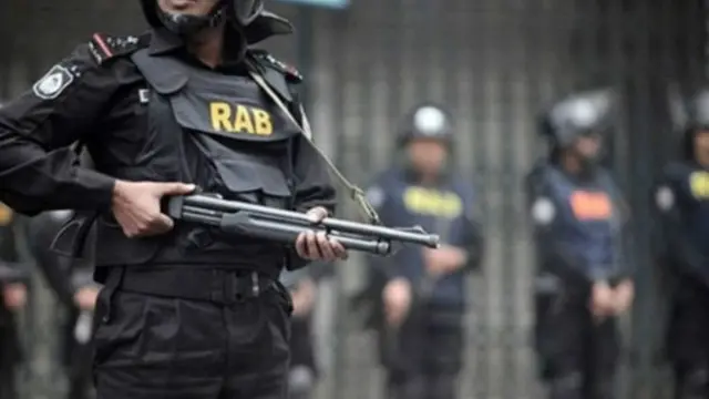 জঙ্গিবাদ মোকাবেলায় তৎপর পুলিশ ও বিশেষ বাহিনী র‍্যাব