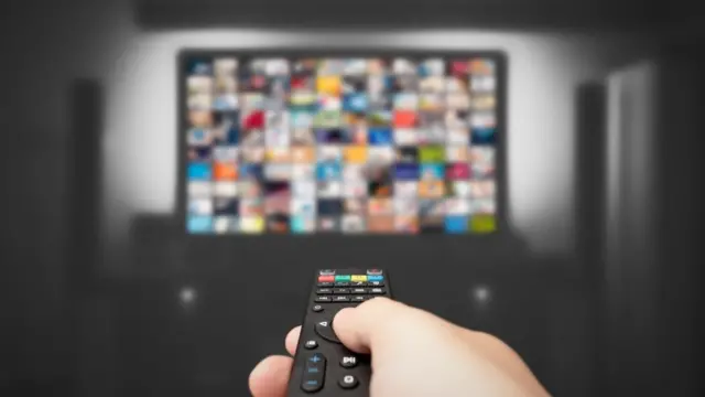 নেটফ্লিক্স জানিয়েছে যে ইউক্রেনে রুশ আগ্রাসনের কারণে মার্চে রাশিয়া থেকে কার্যক্রম উঠিয়ে নেয়ার পর তাদের সাত লাখ গ্রাহক কমে গেছে।