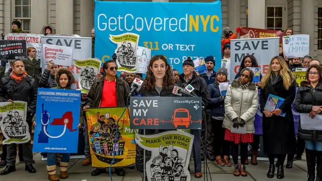 Protesta en Nueva York en defensa del Obamacare.