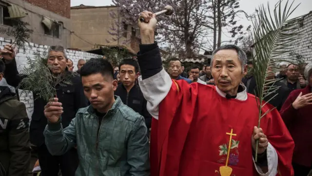 празднование в "подземной" церкви