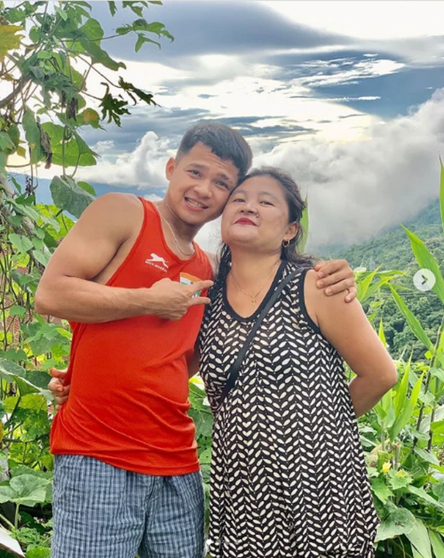 जेरेमी लेलरिनूंगा की मां लालमुअनपुई