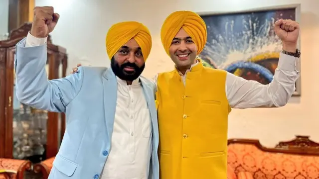 ਰਾਘਵ ਚੱਢਾ ਨੇ ਦਿੱਲੀ ਦਿੱਲੀ ਸਰਕਾਰ ਵਿੱਚ ਸਾਬਕਾ ਵਿੱਤ ਮੰਤਰੀ ਮਨੀਸ਼ ਸਿਸੋਦੀਆ ਦੇ ਵਿੱਤੀ ਸਲਾਹਕਾਰ ਵਜੋਂ ਵੀ ਕੰਮ ਕੀਤਾ ਹੈ।