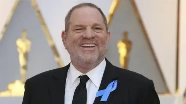 பாலியல் குற்றச்சாட்டில் ஹாலிவுட் தயாரிப்பாளர் போலிஸாரிடம் சரணடைந்தார்